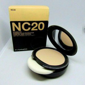 M.A.C STUDIO FIX Powder Plus Foundation NC20